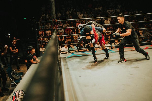 Les controverses dans le combat olympique